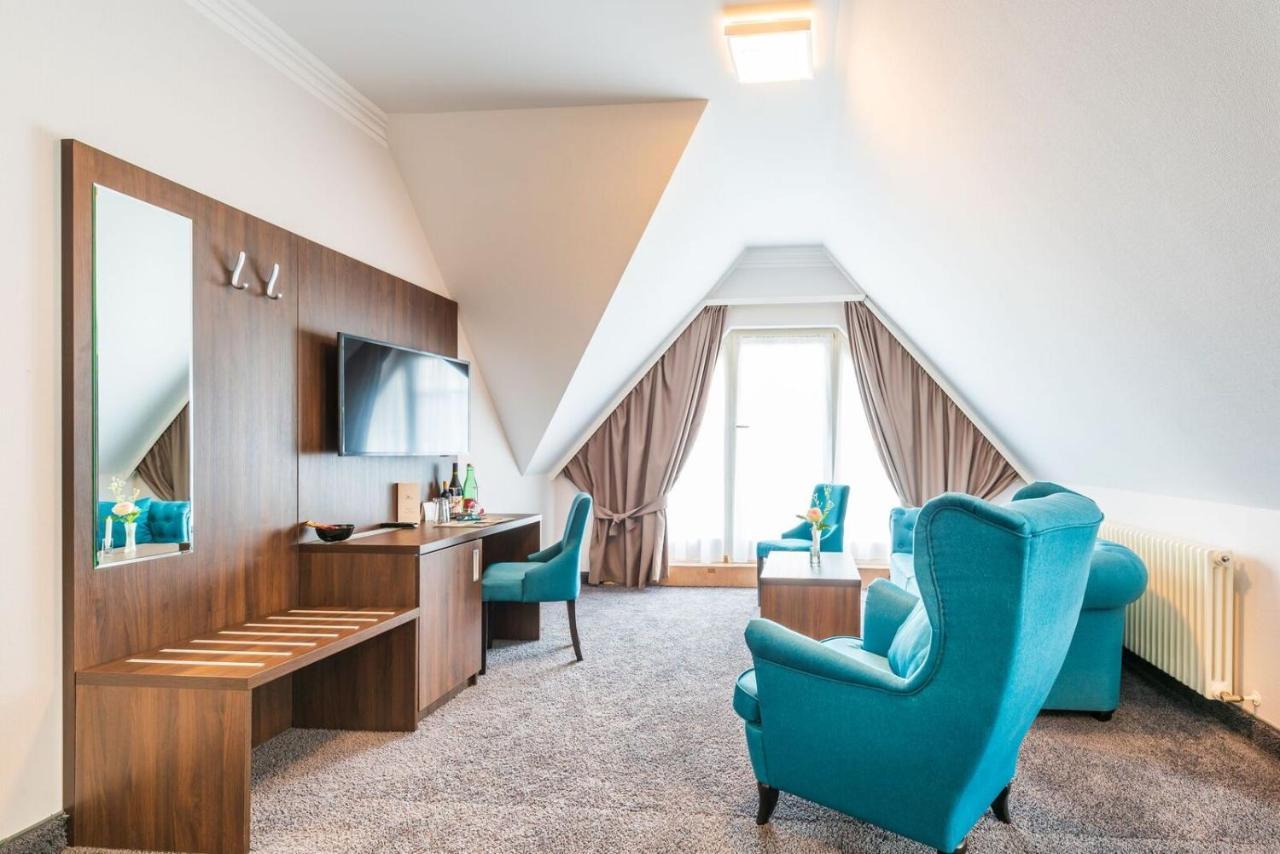 Hotel Belvedere Und 4*